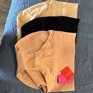 SPANX Shapewear Set in Black and Tan